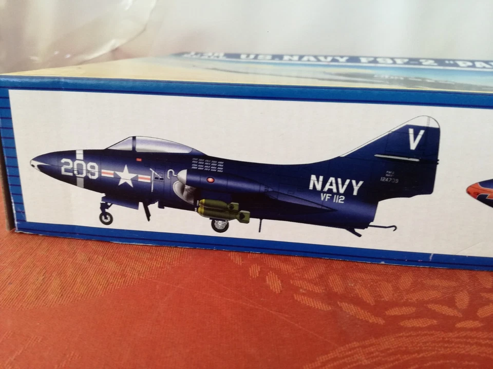 TRUMPETER 02832 US.NAVY F9F-2 PANTHER - KIT 1/48 - Immagine 3 di 4