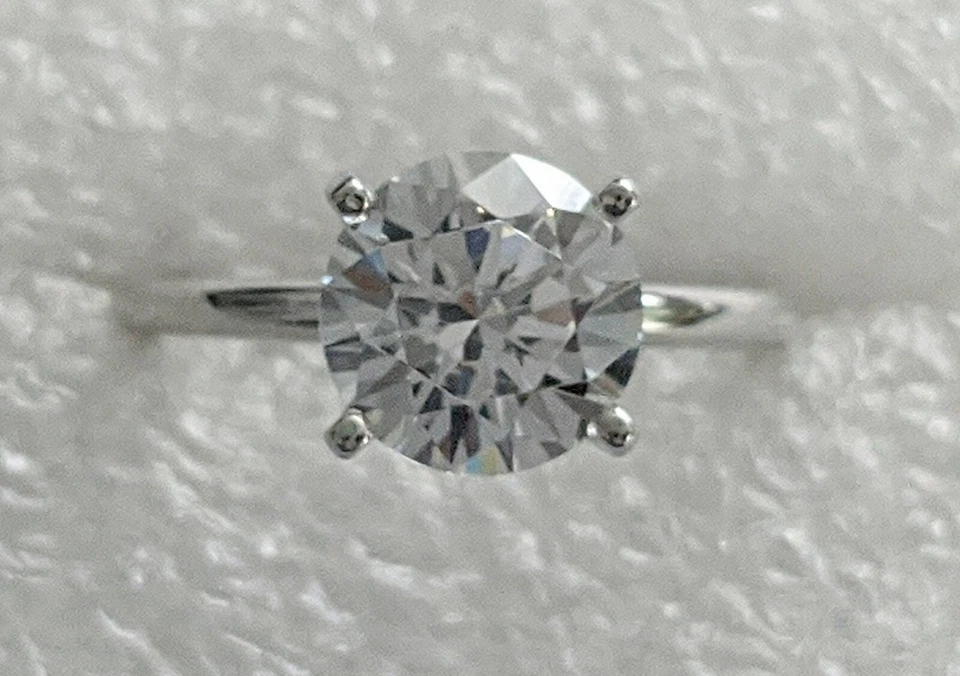 Anillo de compromiso solitario de platino .950 8 mm redondo circonita cúbica (circonita cúbica) talla 8 Foto 2 de 4