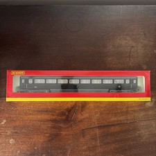Hornby R 4400 The Queen's Saloon Car Coach ‘2903’