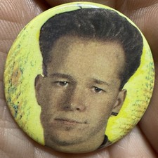 New Kids On The Block Donnie Wahlberg Pin 1990s COMBINED SHIPPING Yellow
