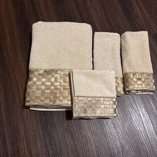 Avanti Brown Bath Towel Set NWOT