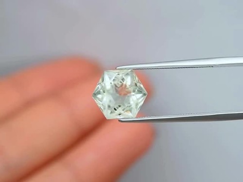 π 3.52ct 10.8x9.5mm VS Hexagon Natural Green Amethyst - Brazil Gemstone - Video 1 of 1