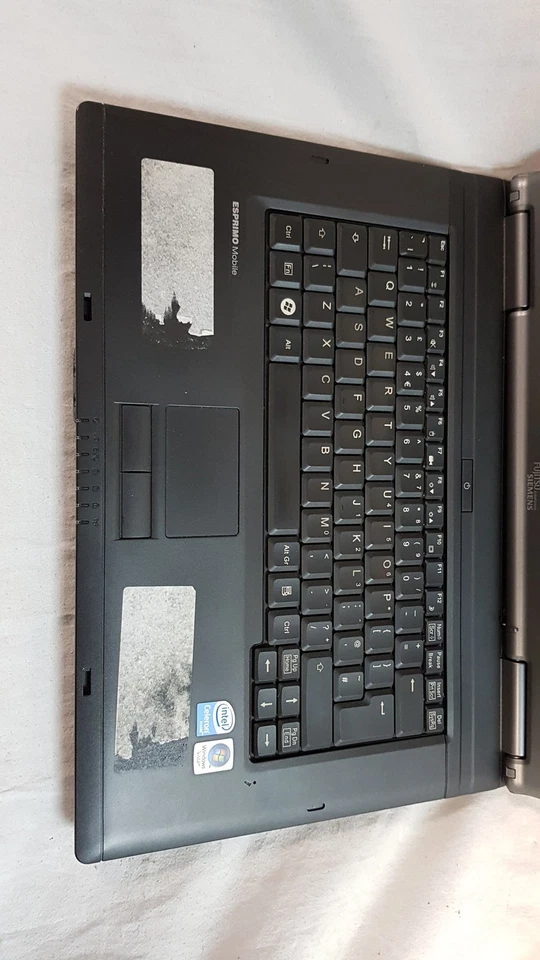 Fujitsu esprimo v5535 15.4" Laptop Intel Celeron 540 1GB 80GB, NO OS - Image 3 of 4