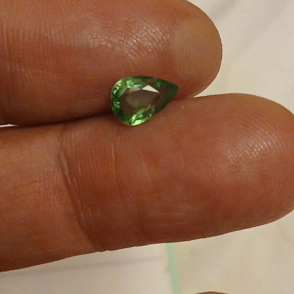 3pcs Lot 3.57ct t.w Pear Natural Jewel Green Tsavorite Garnet - Tanzania Gems - Image 4 of 4