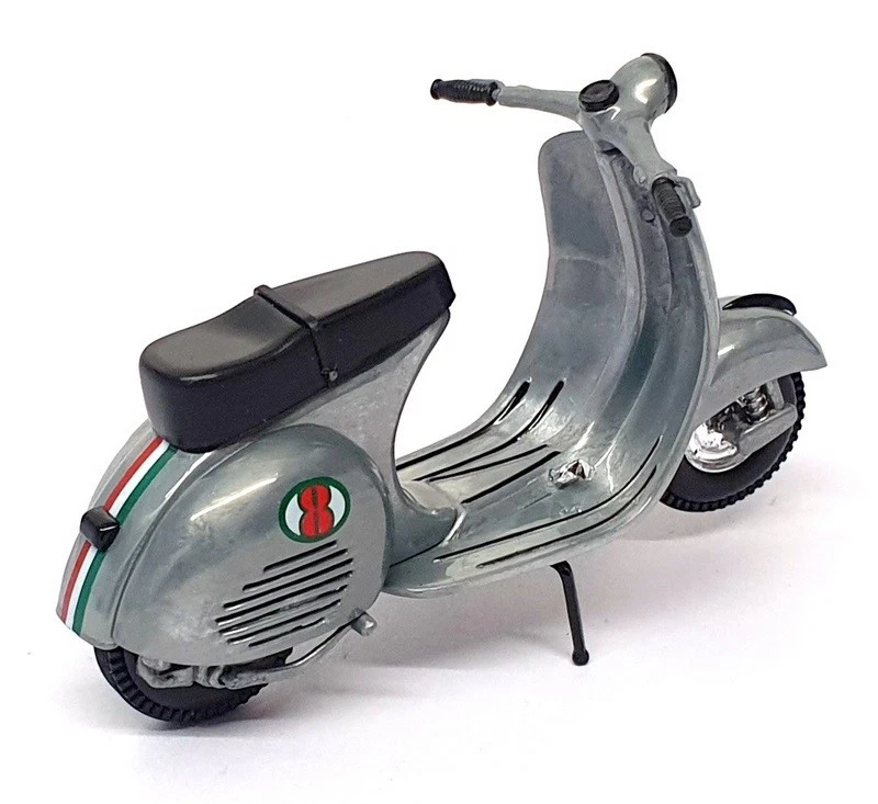 Xonex 1/12 Scale Diecast 13635 - Rally Vespa Scooter Motorbike - Silver - Image 2 of 4