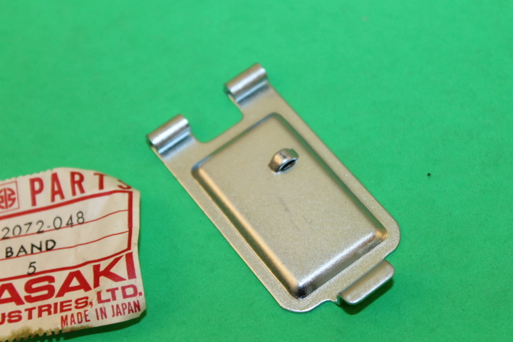 NOS OEM KAWASAKI 1972-1975 F9 BATTERY BAND PART# 92072-048
