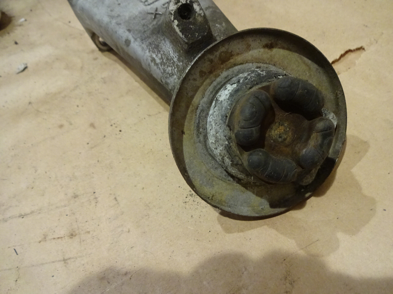 Maserati 4200 - LH Engine Support/Motor Mount - P/N 186030