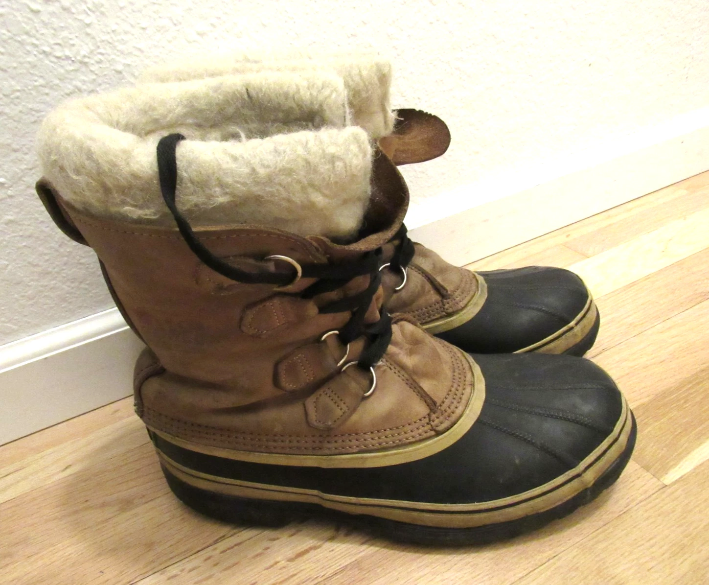 US 10 Sorel Men’s Caribou Winter Boots Leather Lace Up Canada