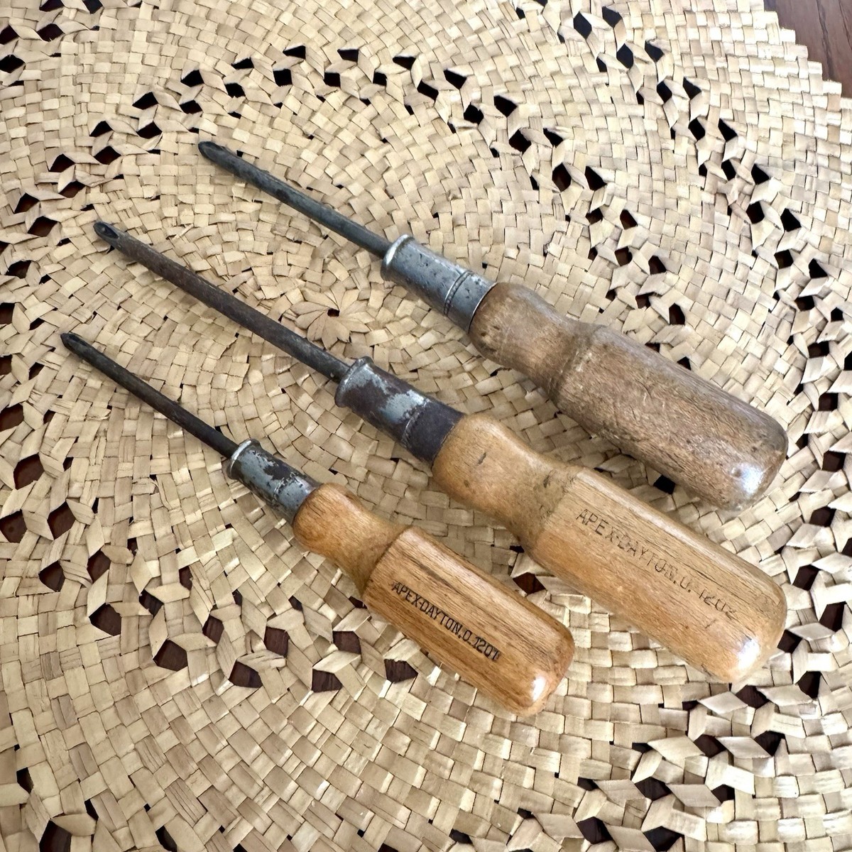 アメリカの古いキッチンツール7点★Vintage／USA／Tin 3X VINTAGE APEX SCREWDRIVER LOT TOOL WOODEN HANDLE DAYTON OHIO USA