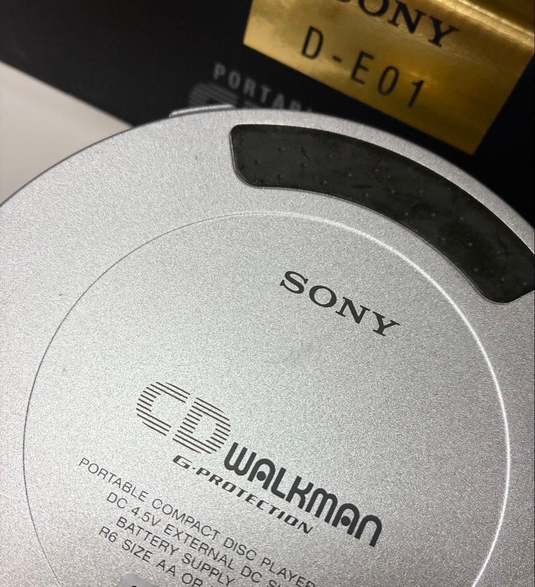 SONY 15th Anniversary CD Walkman D-E01 with Remote and Accessories