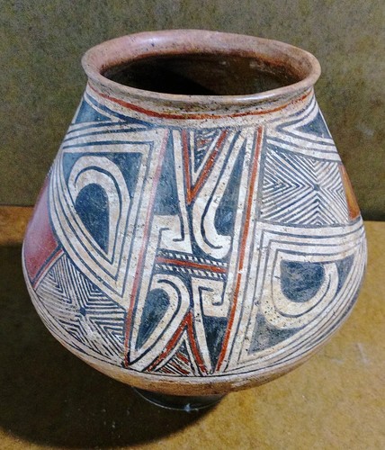 Large Prehistoric Casas Grandes Ramos Polychrome Jar - 9.5" D x 9" H