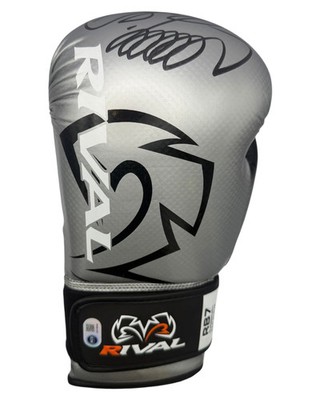 OLEKSANDR USYK SIGNIERTER SILBER RIVAL BOXHANDSCHUH UNBESTRITTEN (ACG CERT AG18898)