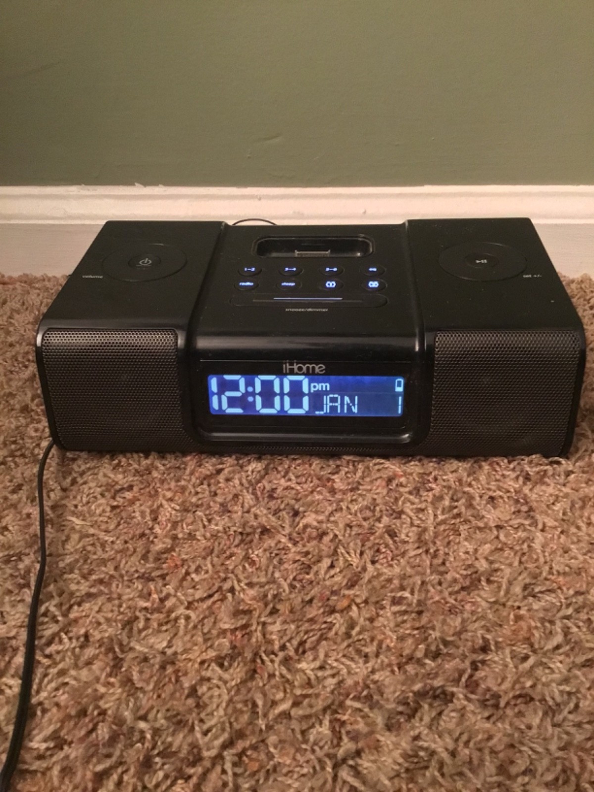 iHome IP9 Alarm Clock Radio AM/FM Dock Station Black