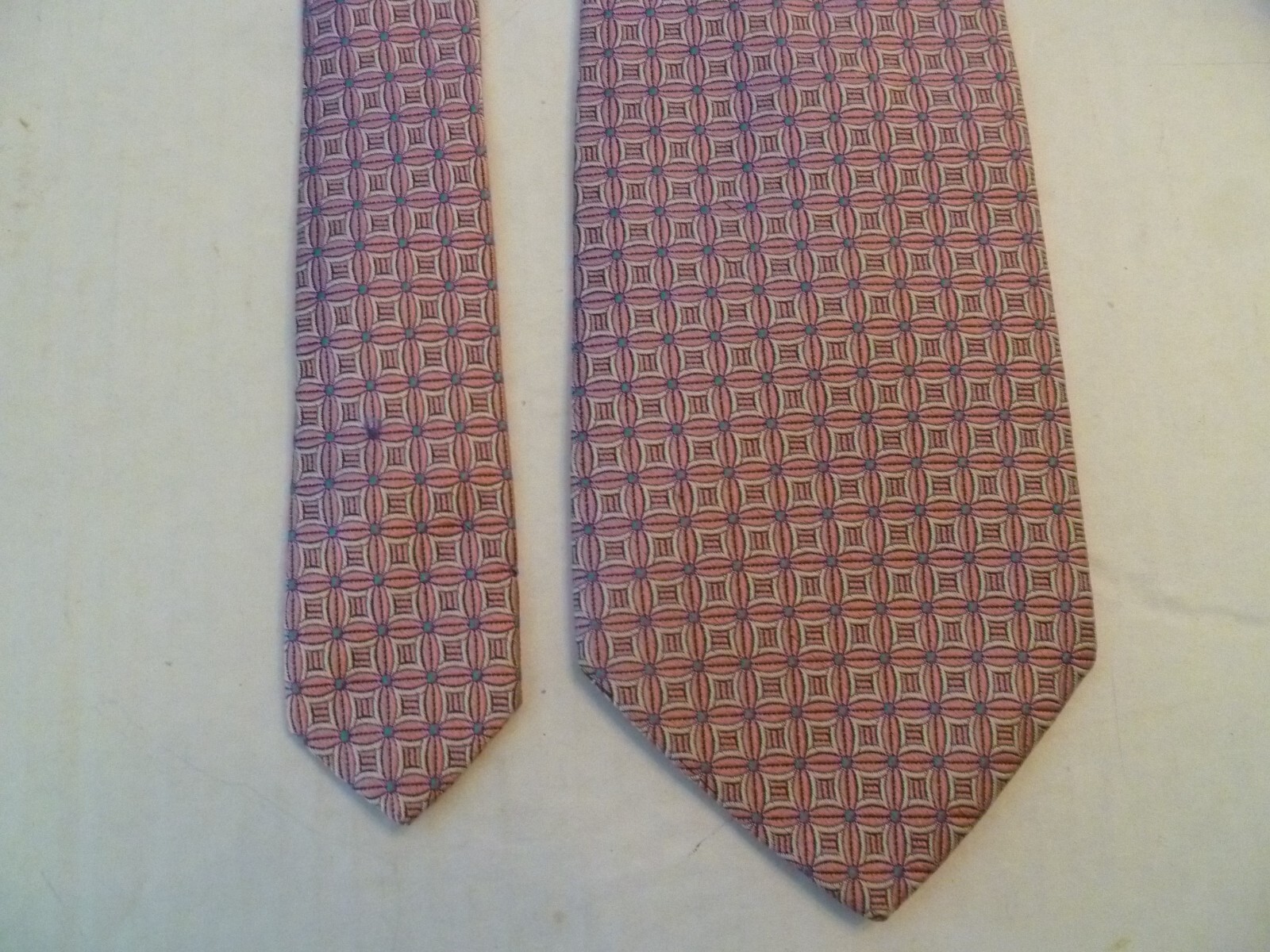 Mens neck tie Brooks Brothers 346 silk pink geometric Italy