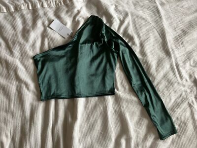 Ladies Size S Sisters Point Top - New