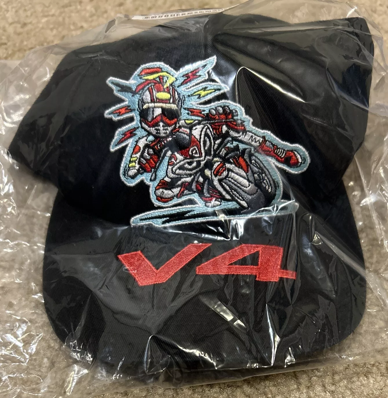 Neuf avec étiquettes chapeau Supreme Ducati 6 panneaux noir OS SS24 réglable LIVRAISON GRATUITE !