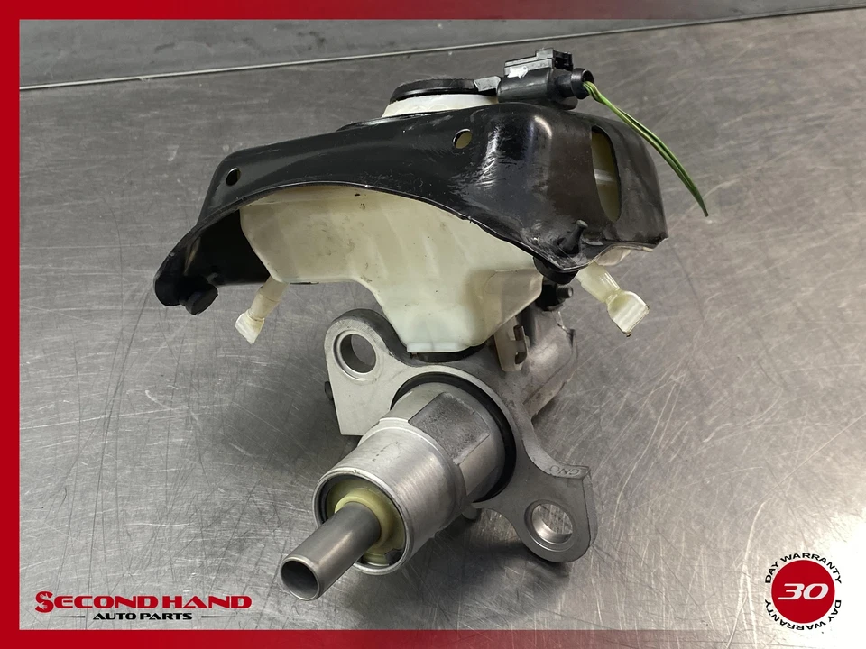 2013-2017 Audi A4 A5 Allroad S5 Brake Master Cylinder --- 8K0611301A 4G2611021A - Image 4 of 4