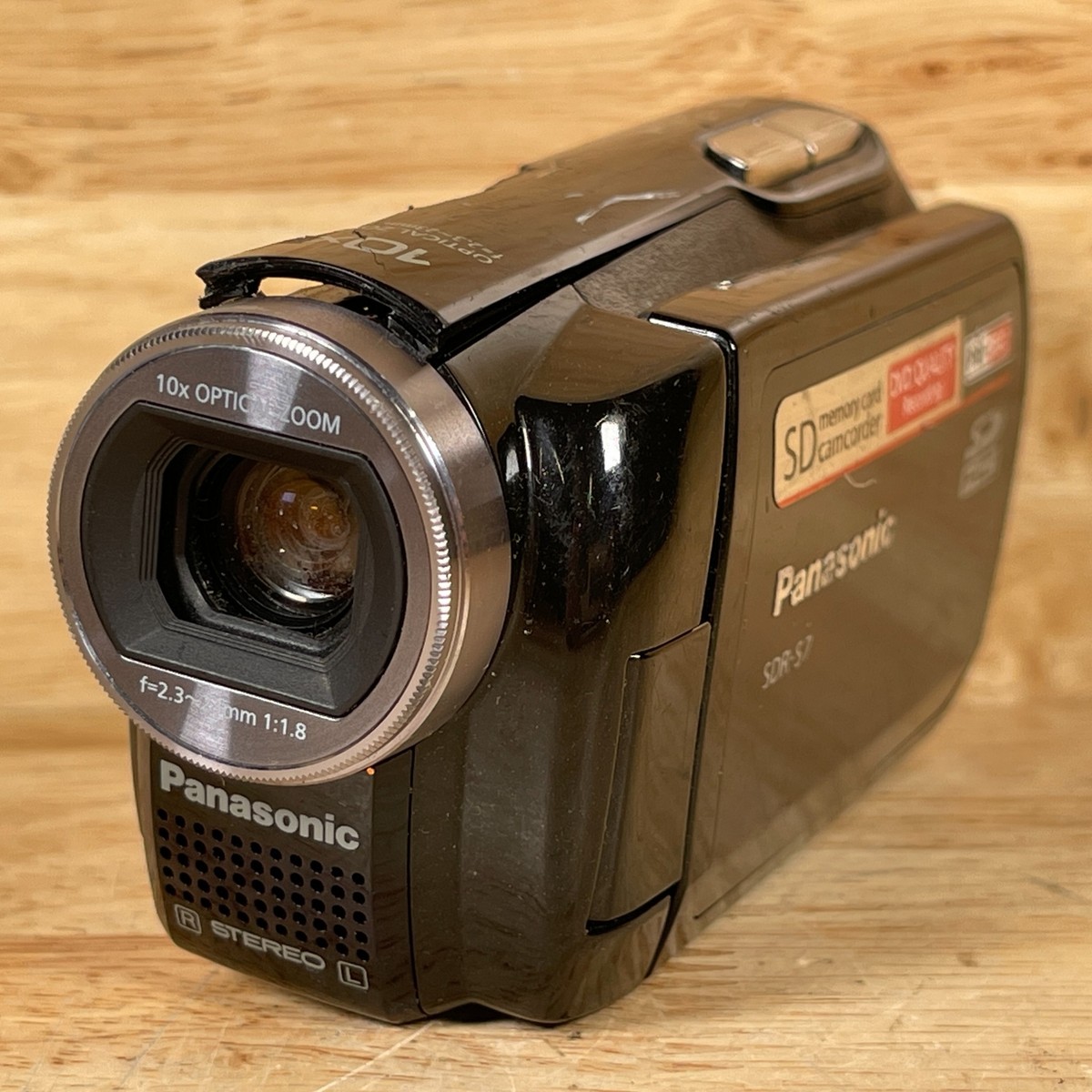 Panasonic SDR-S7 ビデオカメラ 10倍ズーム バッテリー2個付 Panasonic SDR-S7 2.7