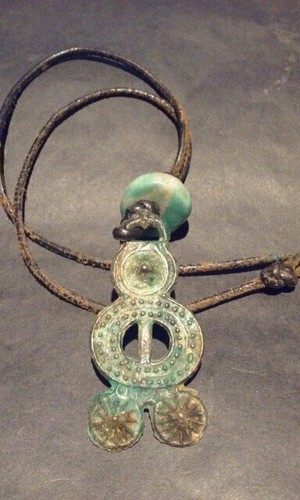 Han Dynasty Bronze Figural Pendant - Picture 10 of 11