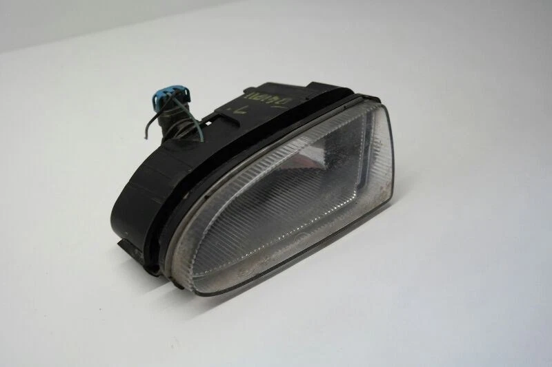 01-05 CHRYSLER PT CRUISER DRIVER LEFT FOG DRIVING LIGHT CORNER PARK LIGHT OEM - Image 4 of 4