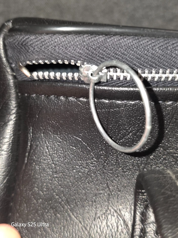 Estuche de cuero negro para cámara Polaroid de colección con correa con cremallera Foto 2 de 4