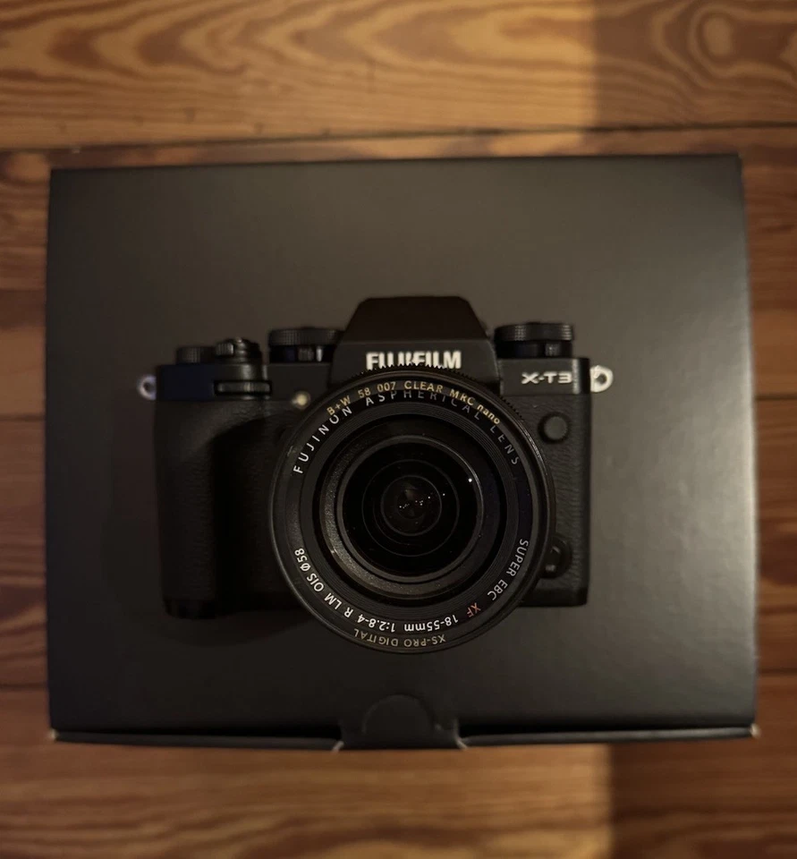 Fujifilm X-T3 Spiegellose Systemkamera + XF18-55mmF2.8-4 R LM OIS - wie neu