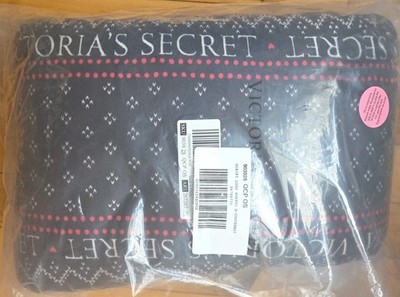 VICTORIA S SECRET SHERPA Blanket HOLIDAY '23 BLACK FAIR ISLE SCRIPT LOGO NEW