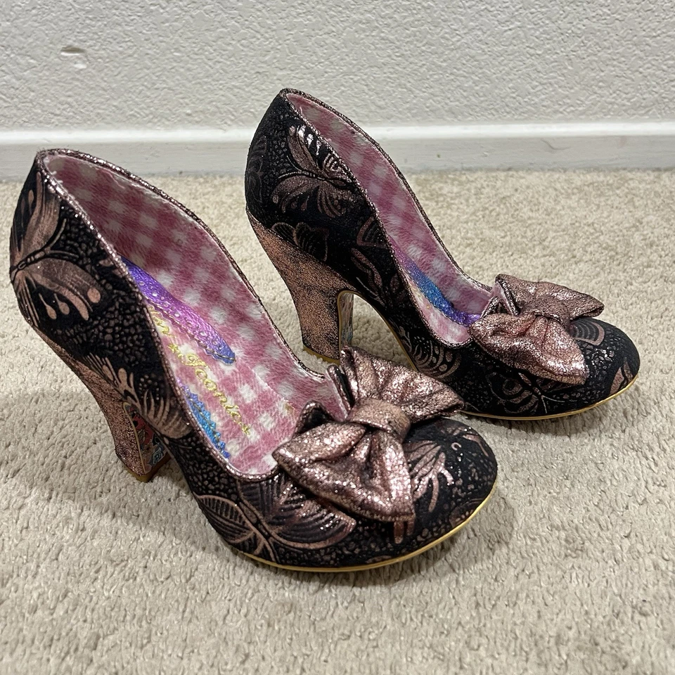 Irregular Choice Talla 8 Nick Of Time Tacones con lazo Negro Rosa Mariposa Brillo Foto 3 de 4