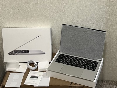 MacBook Pro 13インチi5/8GB/256GBシルバー Apple MacBook Pro - 13.3