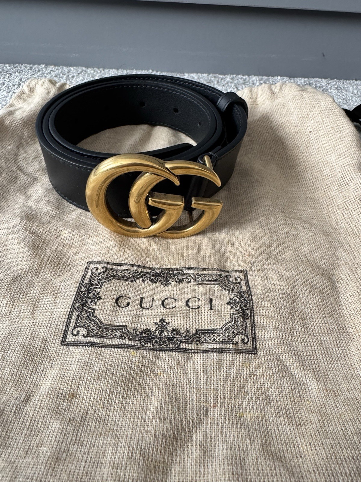 Gucci Women's Leather Medium Belt Black & Aged Gold