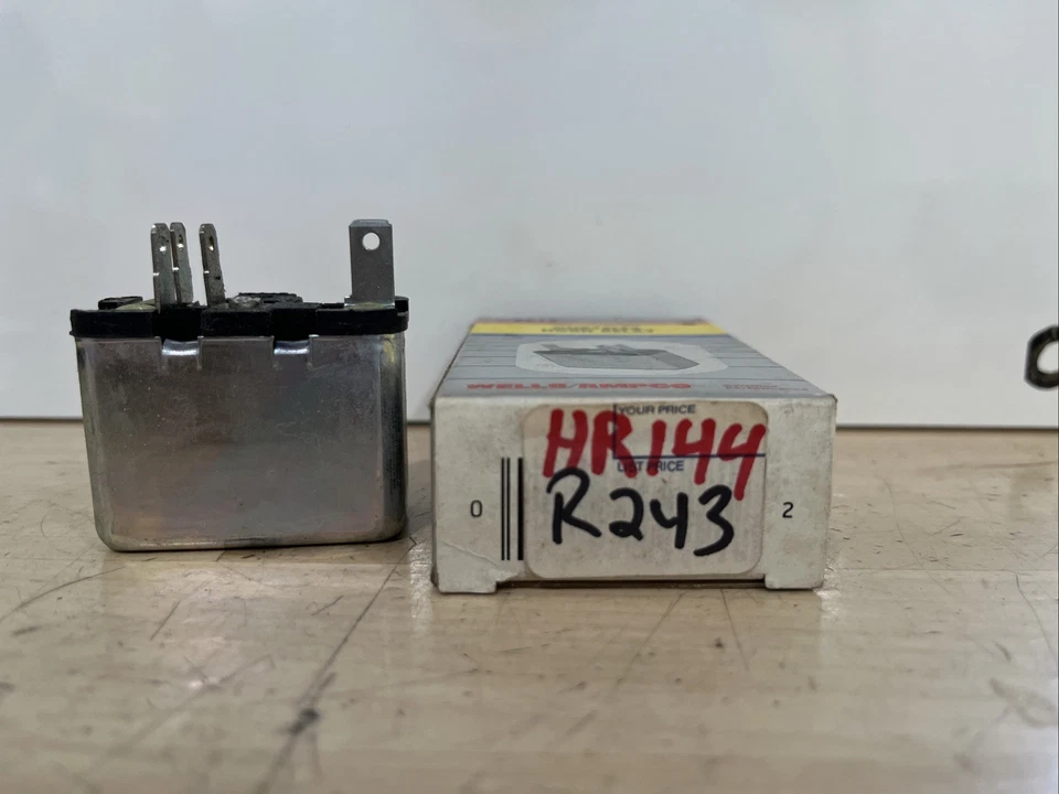 Relé de bocina WELLS/Ampco CR615 (Chrysler) (estándar HR144) Foto 4 de 4