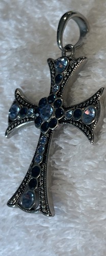 Charm Croce Celtica Tono Argento con Strass Blu Ciondolo Religioso Gioielli - Foto 7 di 10