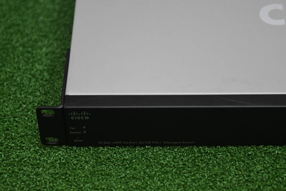 Cisco SF300-24PP-K9 Small Business 300 24 10/100 PoE+ ports Managed Switches - Image 2 of 4