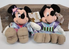 NWT-Glabe-trotting Japanese Mickey & Minnie Mouse 8" plush set Disney Store