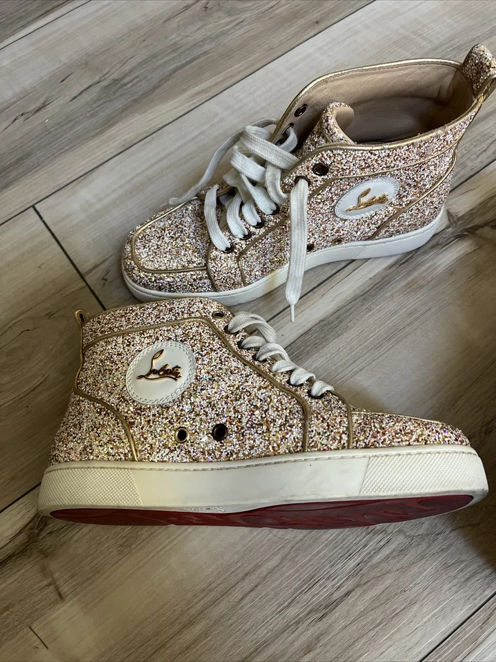 Camisetas altas Christian Louboutin doradas brillantes lentejuelas talla 7,5 EE. UU. / 37,5 UE Foto 2 de 4