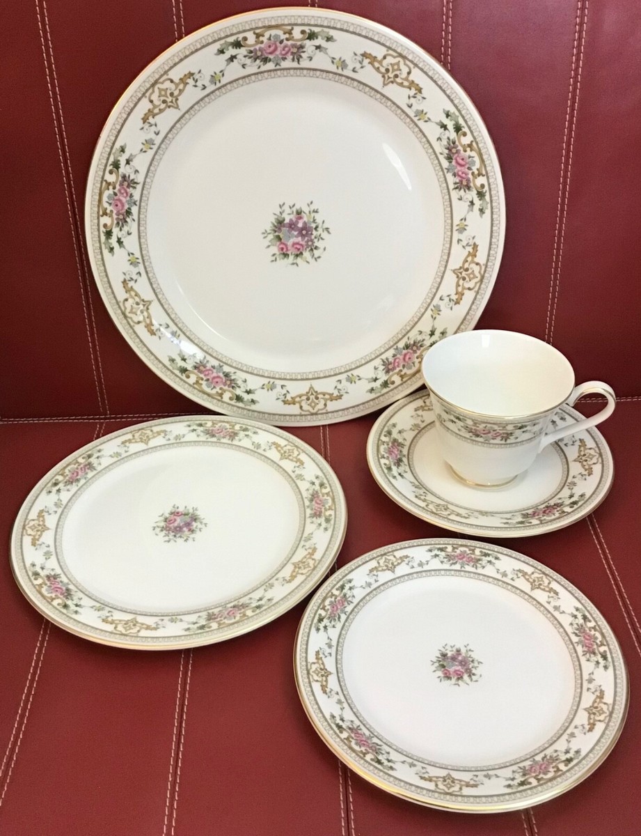 $66 Royal Doulton ALTON H5055 Floral English Fine Bone China 5 Pc
