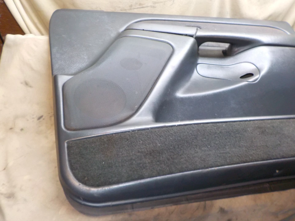 99-02 Chevy Silverado 1500 2500 Extended Cab passenger RH front inner door panel Foto 2 de 4