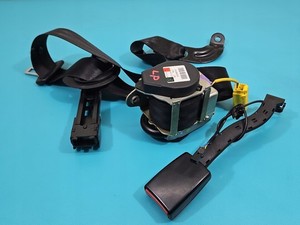 Sicherheitsgurtclip vorne links für Fahrersitz VW Golf Plus Europa / IM 00445