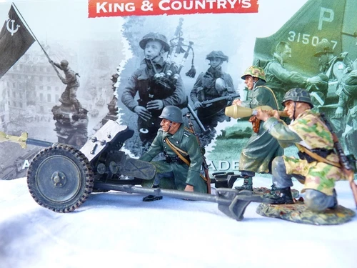 King & Country WS66 World War II - The Anti Tank Gun Set German Soldiers