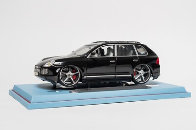 RARE 1:18 SCALE MAISTO PLAYERZ EDITION PORSCHE CAYENNE TURBO BLACK