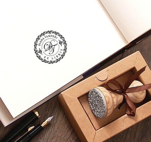 Estampilla de 2 cartas con monograma personalizado Ex libris Initials borde, caja de regalo especial - Imagen 3 de 8