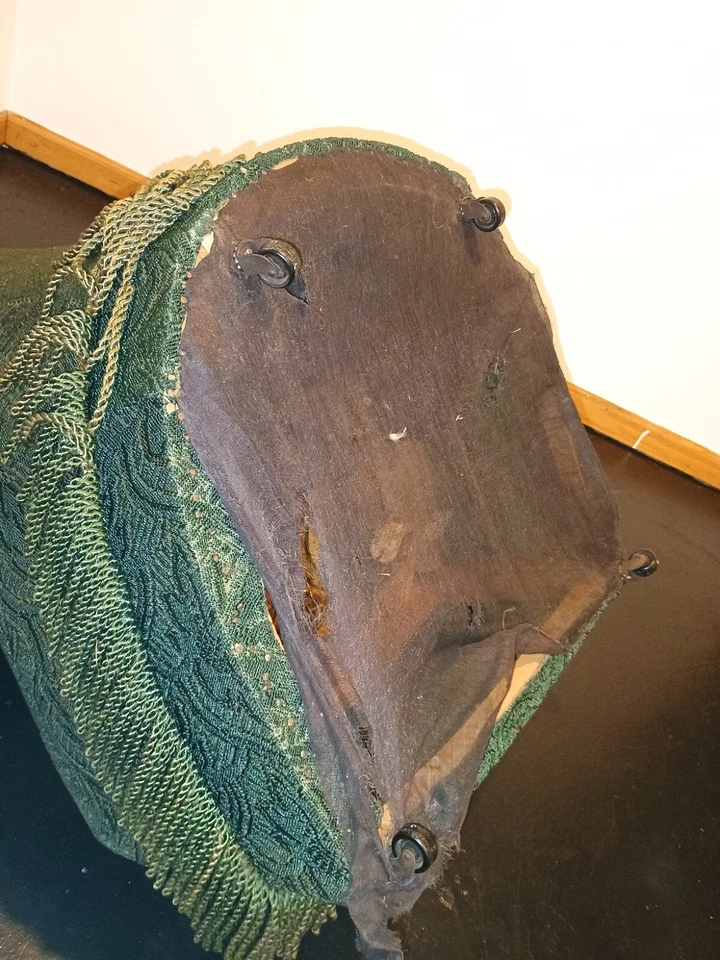 2 Sillas Zapatilla Antiguas Lingotes Flecos Hojas Verdes Tela Original Mechonada. Foto 3 de 4