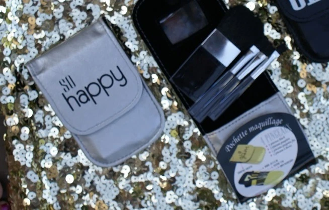 Trousse Argento 4 Pennelli A Make-Up Polvere Blush Occhi Labbra Specchio - Immagine 2 di 3