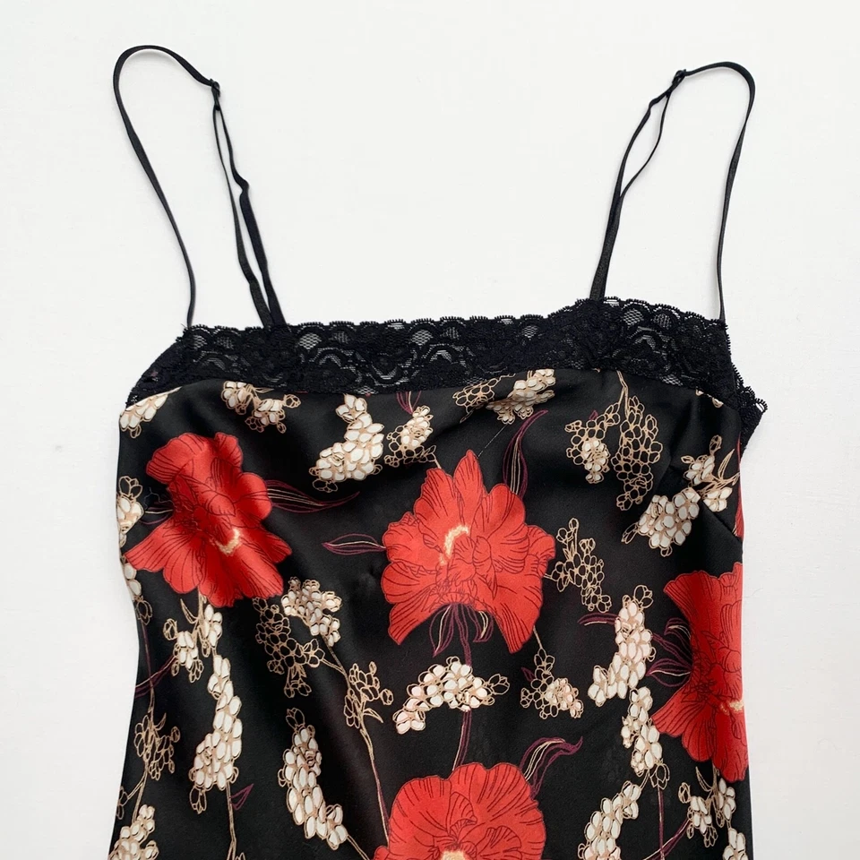 Camiseta sin mangas Y2K 2000s negra roja asiática floral gótica ajustada elástica correa de espagueti encaje S Foto 3 de 4