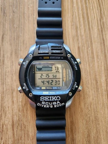Vintage Seiko M796‑5A00 Scuba Diver’s 200m Digital - excellent condition