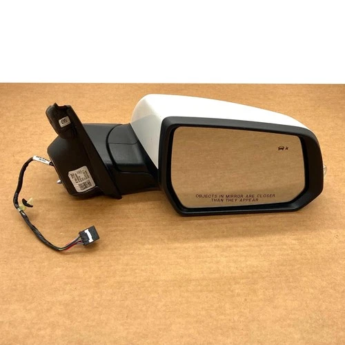 OEM 22-23 Chevrolet Traverse Right Heated Power Door Mirror Blind Spot 87847783