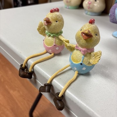 A Pair of Easter egg Shape Chicken Couple Shelf Sitters 2004