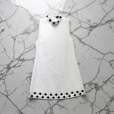 Alice + Olivia Classics White Sleeveless Shift w 3-D Flower Trim Size 6