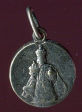 Vintage relic JESUS INFANT OF PRAGUE silver Tone  Religious Medal