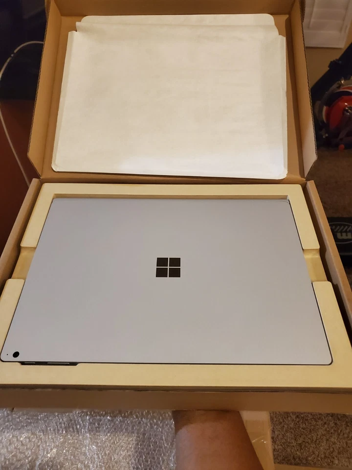 Nueva computadora portátil Microsoft Surface Book 32 GB de RAM, pantalla de 15 pulgadas, 1 TB  Foto 3 de 4